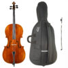 Cello Karl Mastri Set: Cello mit Fichtendecke lackiert in hellbraunem Lack und mit umlaufenden Span. Saitenhalter mit 4 Feinstimmern aus mattem schwarzen Kunststoff. Dazu Mastri Cello Etui aus schwarzem Gewebe mit aufgesetzter Bogentasche und Mastri-Logo und Tragegriffen und ein Carbonbogen.